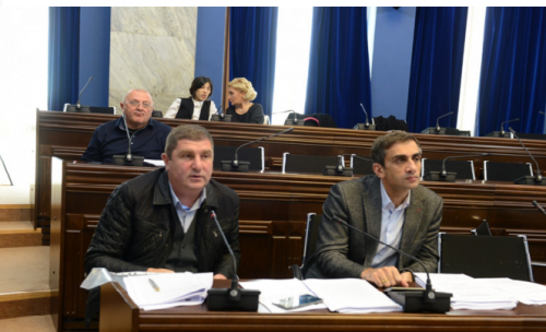 რომელმა პარლამენტარებმა არ დაუჭირეს მხარი გენდერულ კვოტირებას?